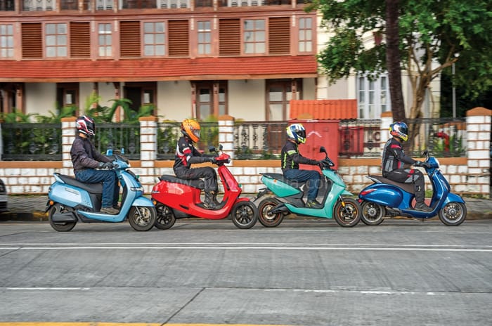 Ather 450X vs Ola S1 Pro vs TVS iQube S vs Bajaj Chetak EV scooter comparison